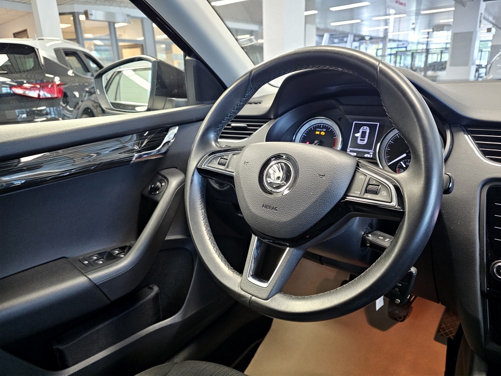 Skoda Octavia Combi  bei Hoffmann Automobile in Wolfsburg kaufen und sofort mitnehmen - Bild 13