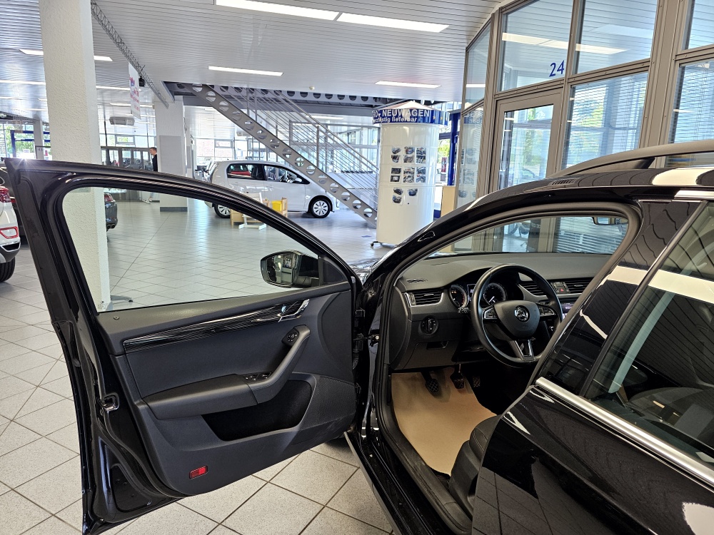 Skoda Octavia Combi  bei Hoffmann Automobile in Wolfsburg kaufen und sofort mitnehmen - Bild 17