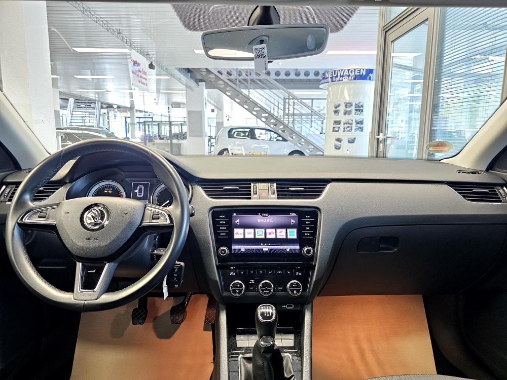 Skoda Octavia Combi  bei Hoffmann Automobile in Wolfsburg kaufen und sofort mitnehmen - Bild 6