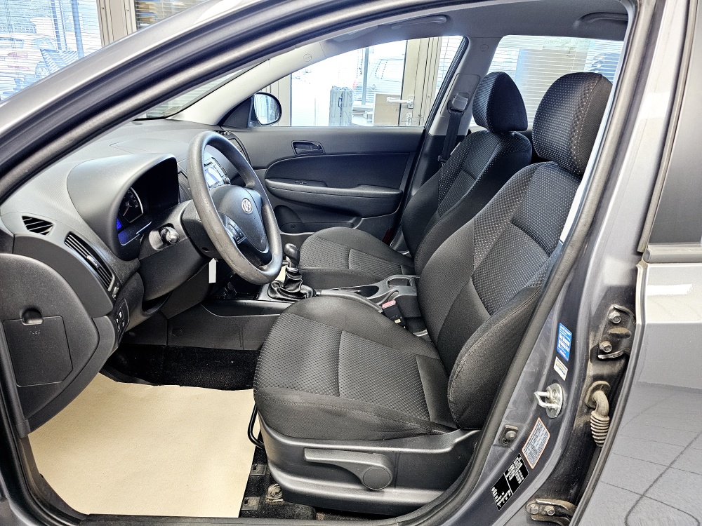 Hyundai i30 Kombi  bei Hoffmann Automobile in Wolfsburg kaufen und sofort mitnehmen - Bild 10
