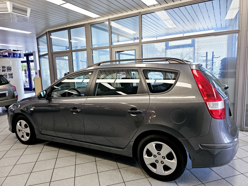 Hyundai i30 Kombi  bei Hoffmann Automobile in Wolfsburg kaufen und sofort mitnehmen - Bild 12