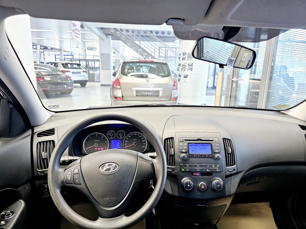 Hyundai i30 Kombi  bei Hoffmann Automobile in Wolfsburg kaufen und sofort mitnehmen - Bild 8