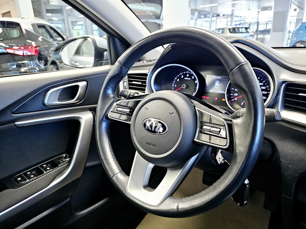Kia Ceed  bei Hoffmann Automobile in Wolfsburg kaufen und sofort mitnehmen - Bild 11