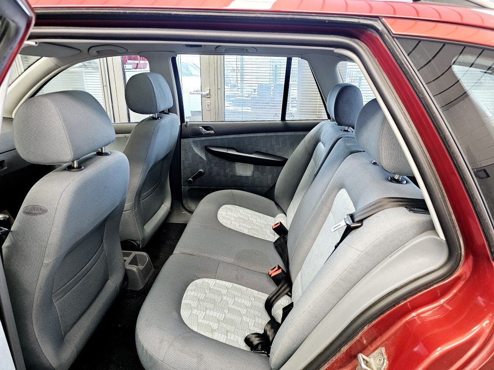 Skoda Fabia Combi  bei Hoffmann Automobile in Wolfsburg kaufen und sofort mitnehmen - Bild 4