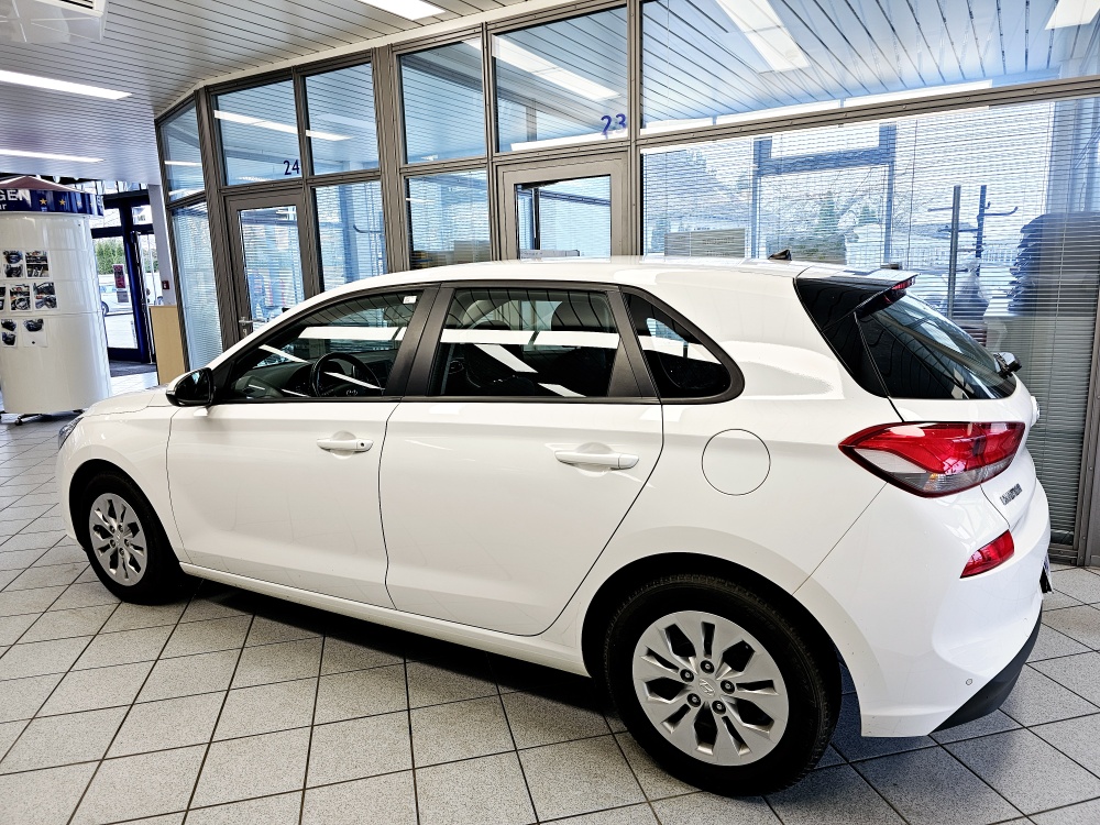 Hyundai i30  bei Hoffmann Automobile in Wolfsburg kaufen und sofort mitnehmen - Bild 14