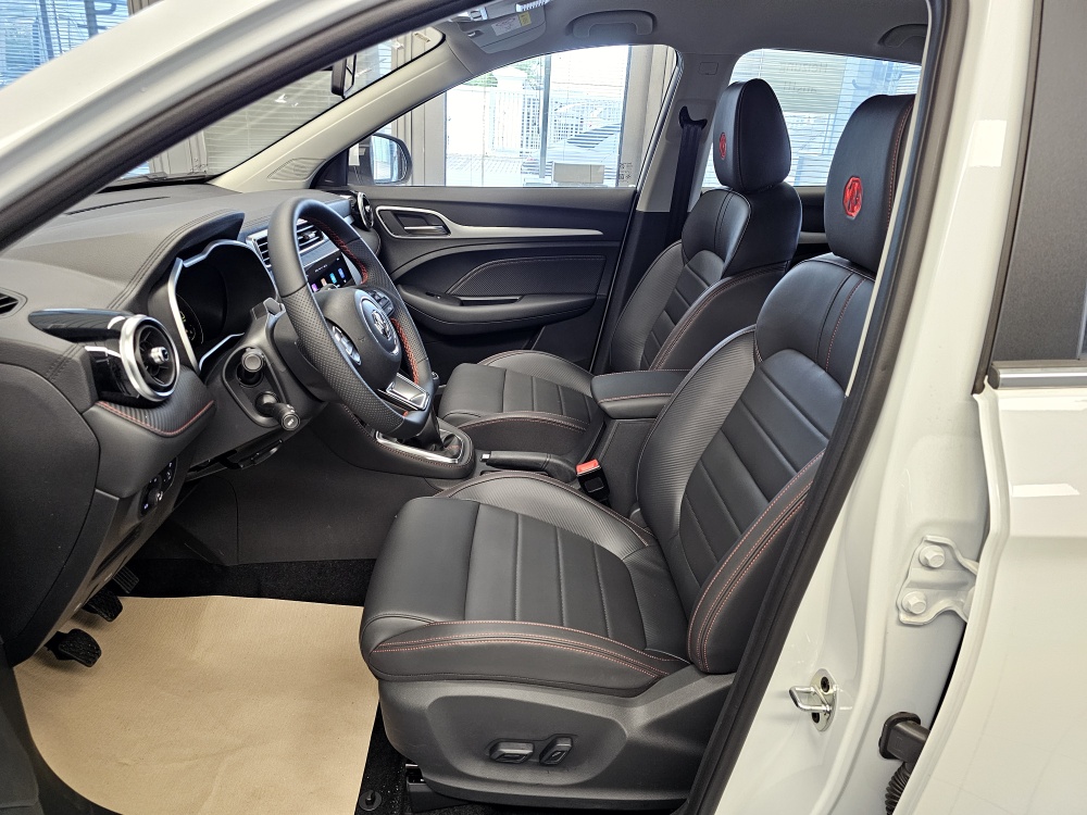 MG ZS  bei Hoffmann Automobile in Wolfsburg kaufen und sofort mitnehmen - Bild 16