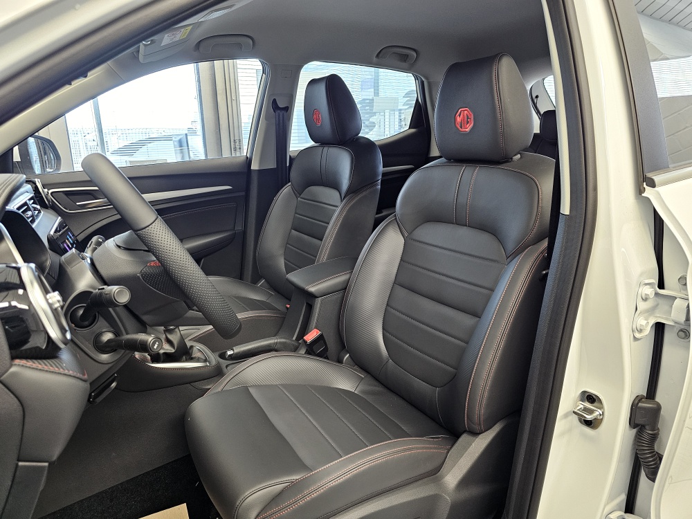 MG ZS  bei Hoffmann Automobile in Wolfsburg kaufen und sofort mitnehmen - Bild 18