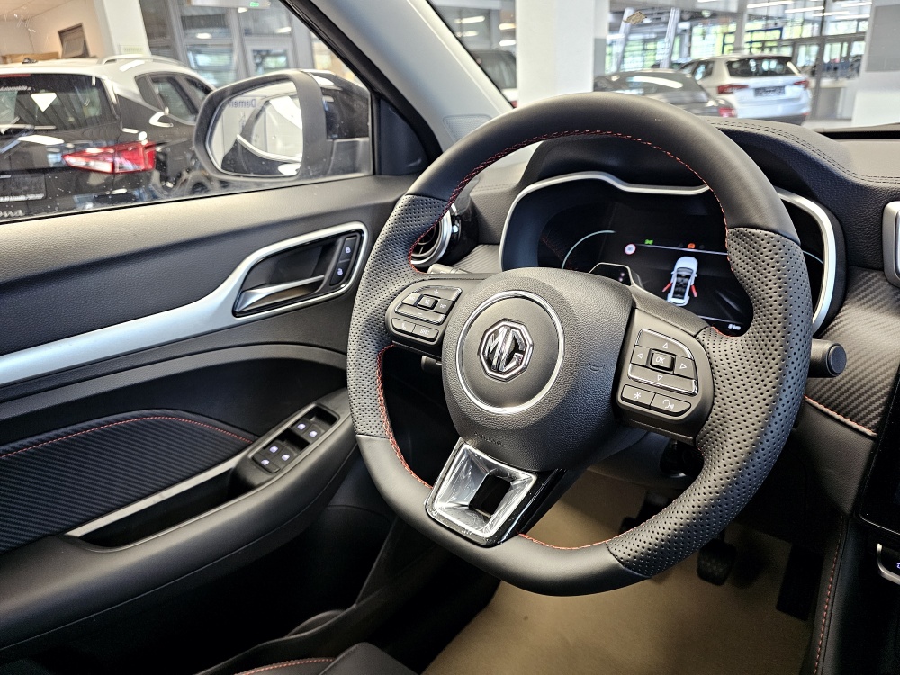 MG ZS  bei Hoffmann Automobile in Wolfsburg kaufen und sofort mitnehmen - Bild 14