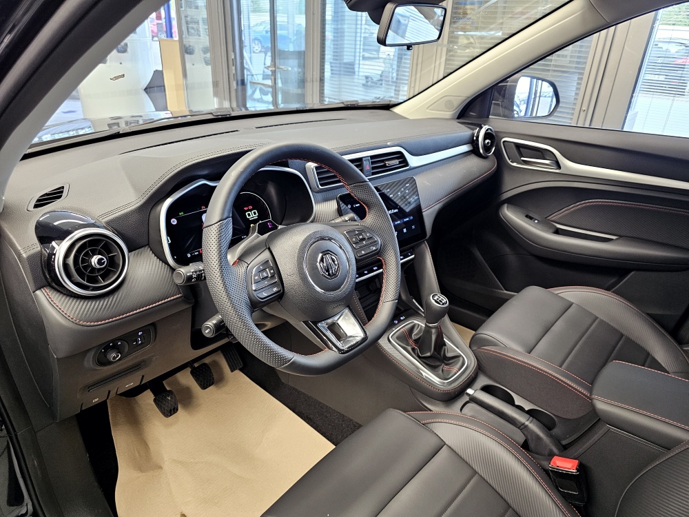 MG ZS  bei Hoffmann Automobile in Wolfsburg kaufen und sofort mitnehmen - Bild 16