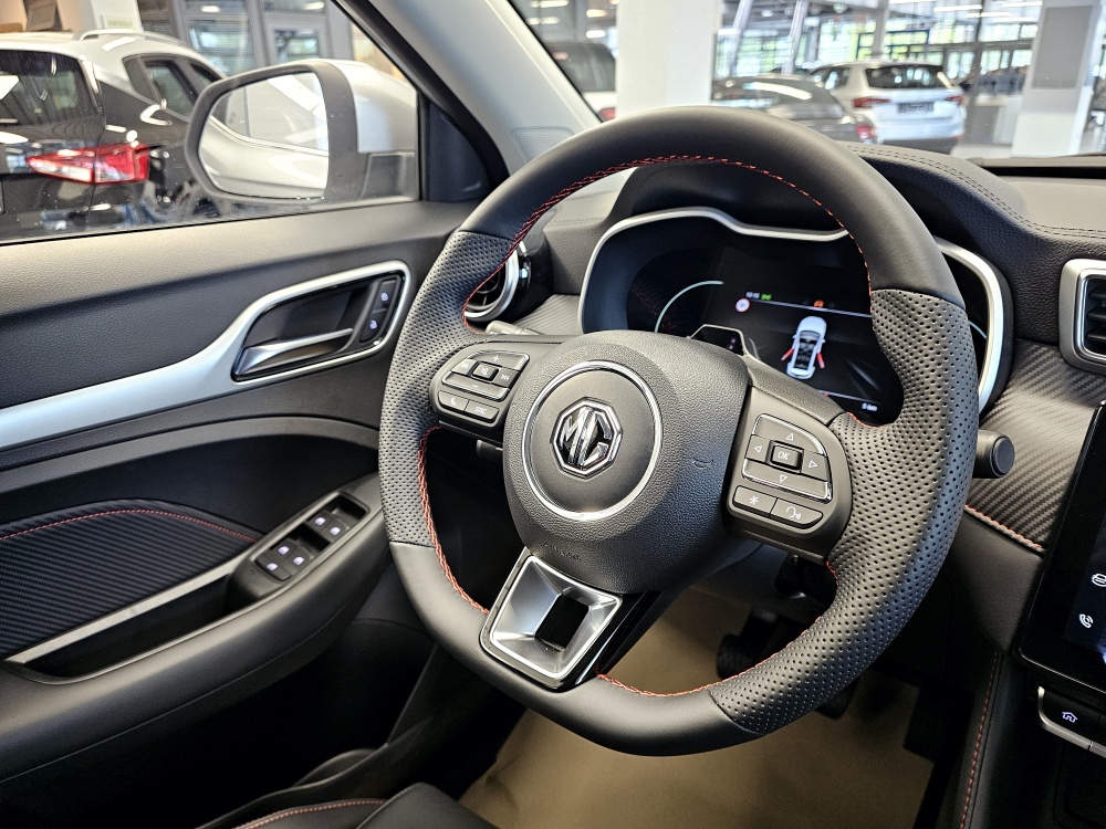MG ZS  bei Hoffmann Automobile in Wolfsburg kaufen und sofort mitnehmen - Bild 13