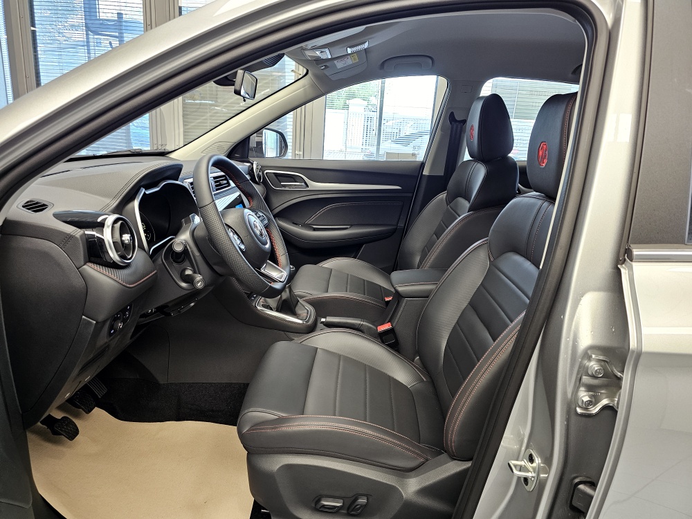 MG ZS  bei Hoffmann Automobile in Wolfsburg kaufen und sofort mitnehmen - Bild 16