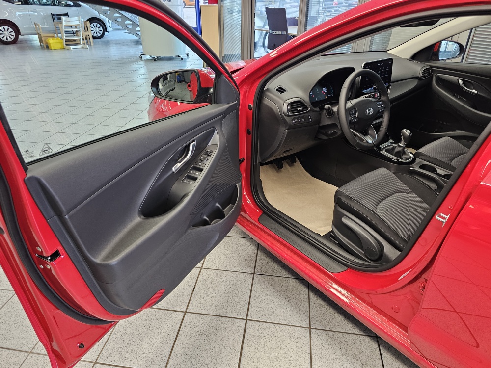 Hyundai i30 Kombi  bei Hoffmann Automobile in Wolfsburg kaufen und sofort mitnehmen - Bild 23