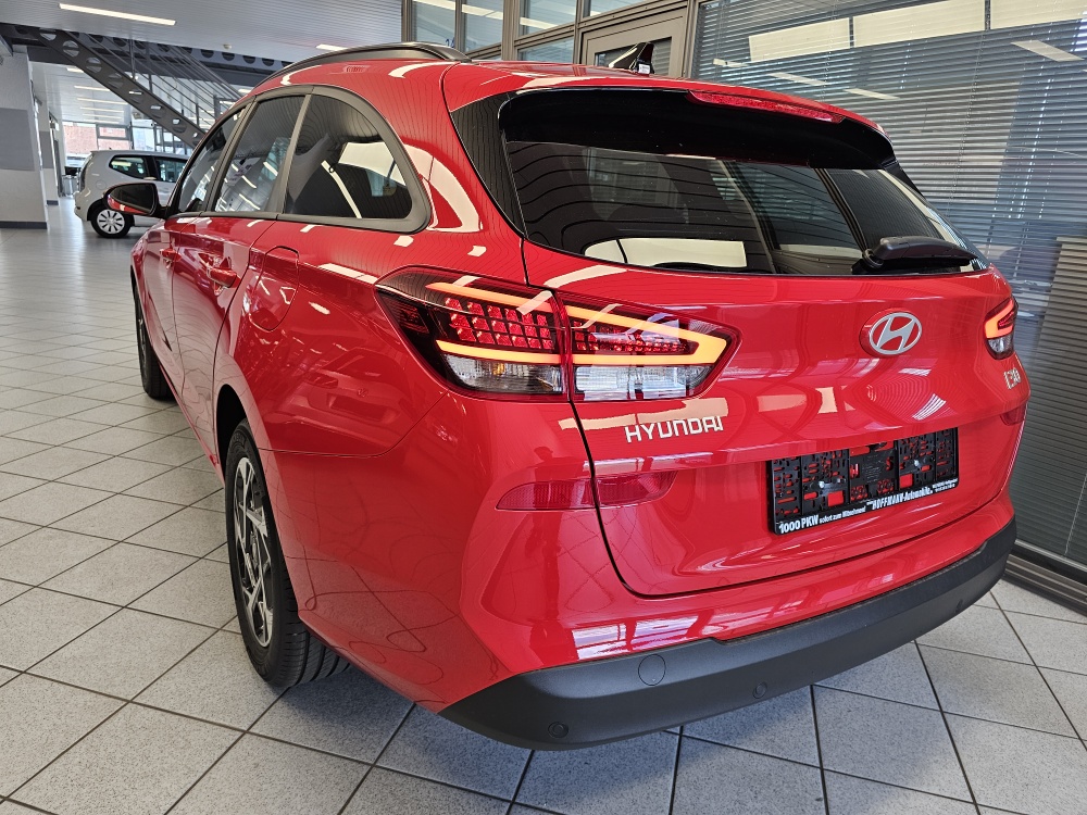 Hyundai i30 Kombi  bei Hoffmann Automobile in Wolfsburg kaufen und sofort mitnehmen - Bild 3