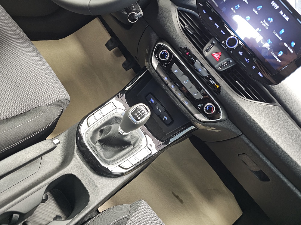 Hyundai i30 Kombi  bei Hoffmann Automobile in Wolfsburg kaufen und sofort mitnehmen - Bild 7