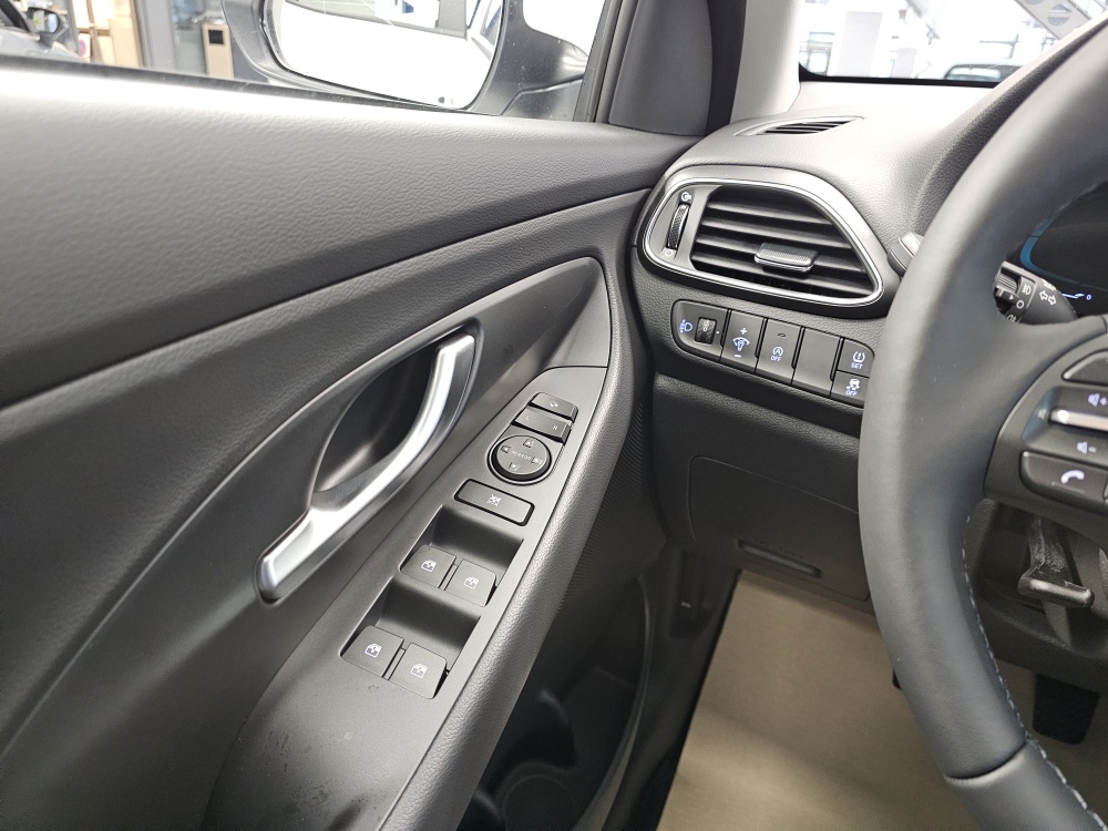 Hyundai i30 Kombi  bei Hoffmann Automobile in Wolfsburg kaufen und sofort mitnehmen - Bild 14