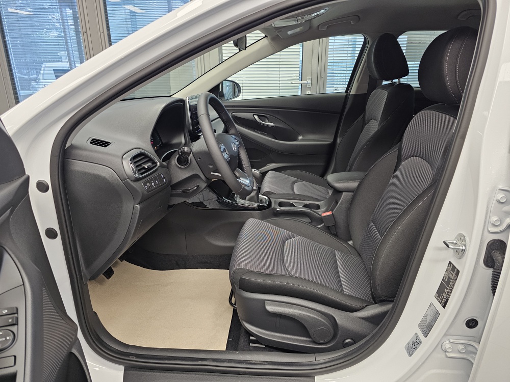 Hyundai i30 Kombi  bei Hoffmann Automobile in Wolfsburg kaufen und sofort mitnehmen - Bild 17