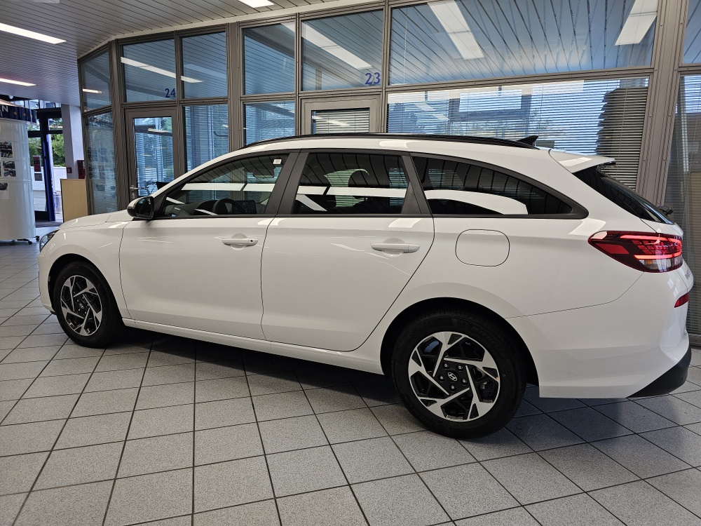 Hyundai i30 Kombi  bei Hoffmann Automobile in Wolfsburg kaufen und sofort mitnehmen - Bild 19