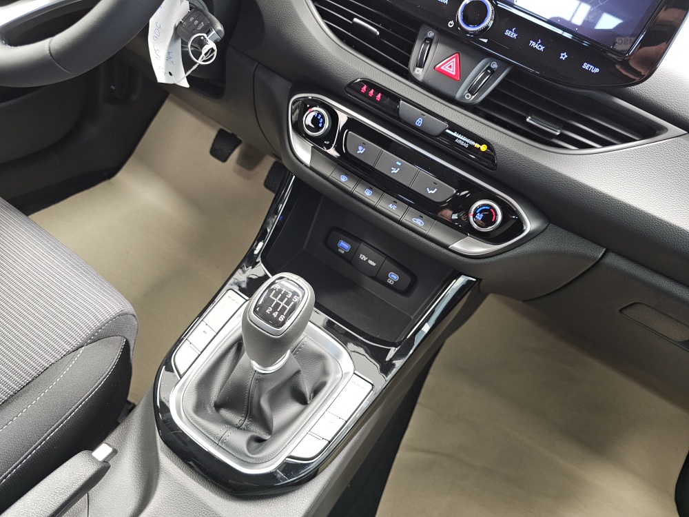 Hyundai i30 Kombi  bei Hoffmann Automobile in Wolfsburg kaufen und sofort mitnehmen - Bild 6