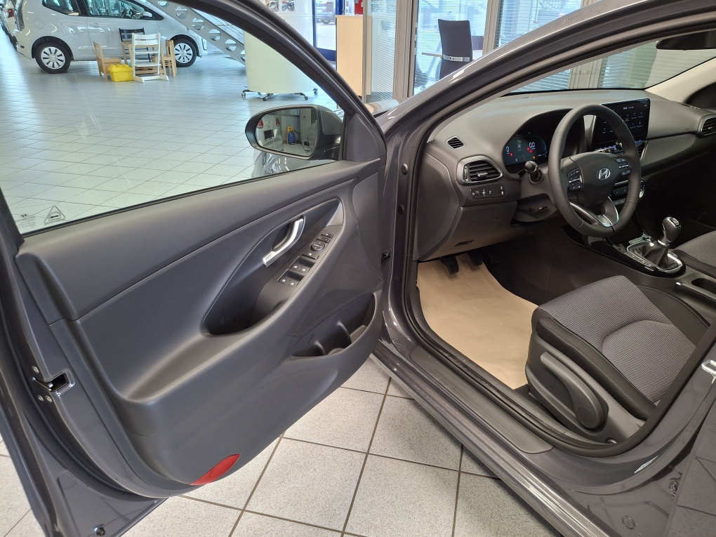 Hyundai i30 Kombi  bei Hoffmann Automobile in Wolfsburg kaufen und sofort mitnehmen - Bild 26