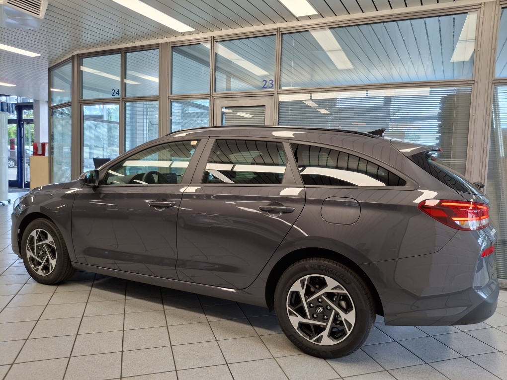 Hyundai i30 Kombi  bei Hoffmann Automobile in Wolfsburg kaufen und sofort mitnehmen - Bild 27