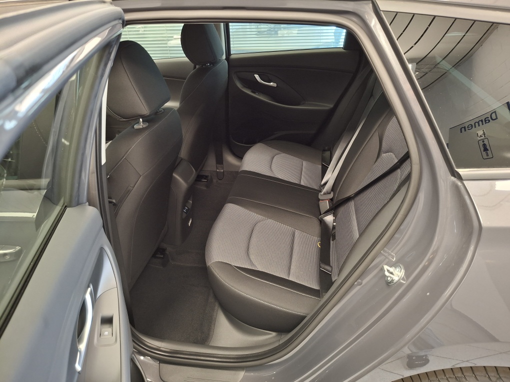 Hyundai i30 Kombi  bei Hoffmann Automobile in Wolfsburg kaufen und sofort mitnehmen - Bild 6