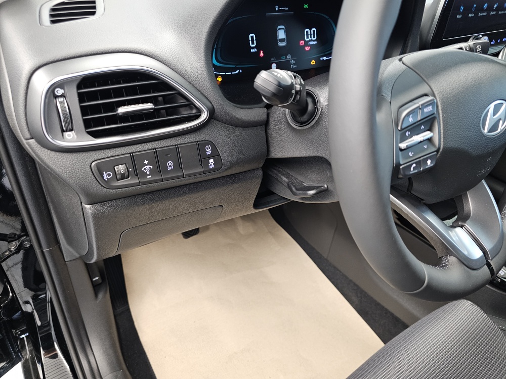 Hyundai i30 Kombi  bei Hoffmann Automobile in Wolfsburg kaufen und sofort mitnehmen - Bild 24