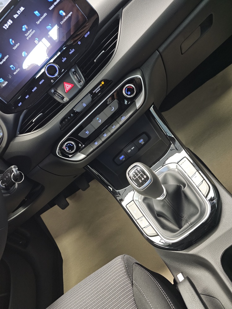 Hyundai i30 Kombi  bei Hoffmann Automobile in Wolfsburg kaufen und sofort mitnehmen - Bild 9