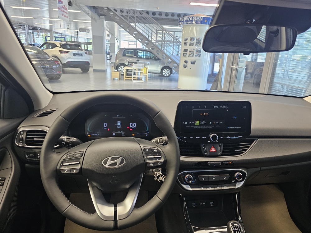 Hyundai i30 Kombi  bei Hoffmann Automobile in Wolfsburg kaufen und sofort mitnehmen - Bild 15