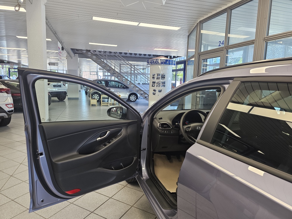 Hyundai i30 Kombi  bei Hoffmann Automobile in Wolfsburg kaufen und sofort mitnehmen - Bild 18