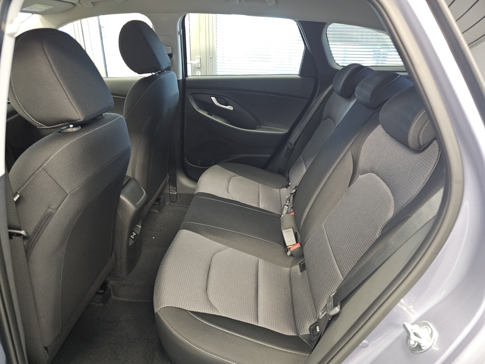 Hyundai i30 Kombi  bei Hoffmann Automobile in Wolfsburg kaufen und sofort mitnehmen - Bild 4