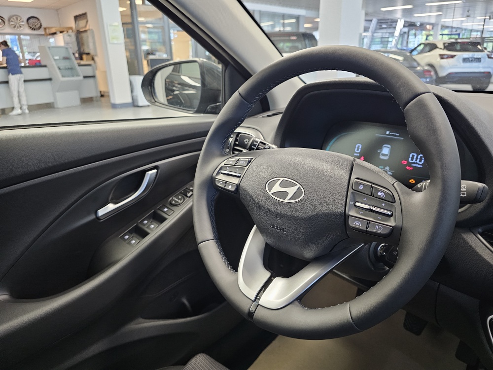 Hyundai i30 Kombi  bei Hoffmann Automobile in Wolfsburg kaufen und sofort mitnehmen - Bild 14