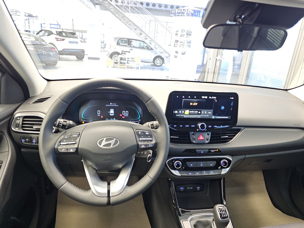 Hyundai i30 Kombi  bei Hoffmann Automobile in Wolfsburg kaufen und sofort mitnehmen - Bild 15