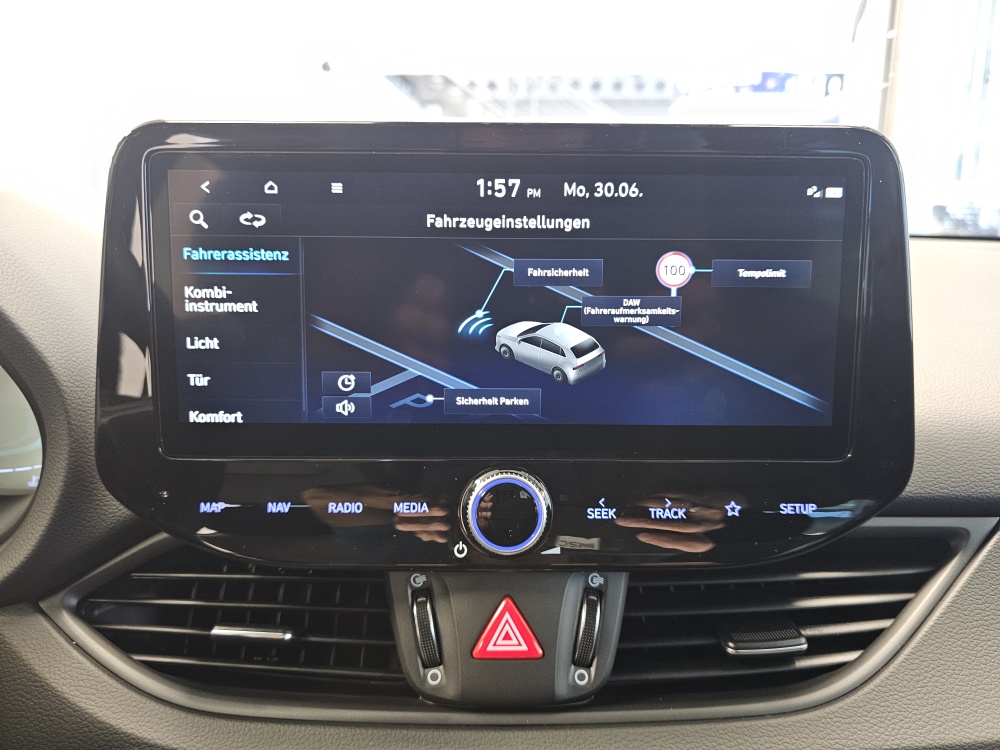 Hyundai i30 Kombi  bei Hoffmann Automobile in Wolfsburg kaufen und sofort mitnehmen - Bild 10