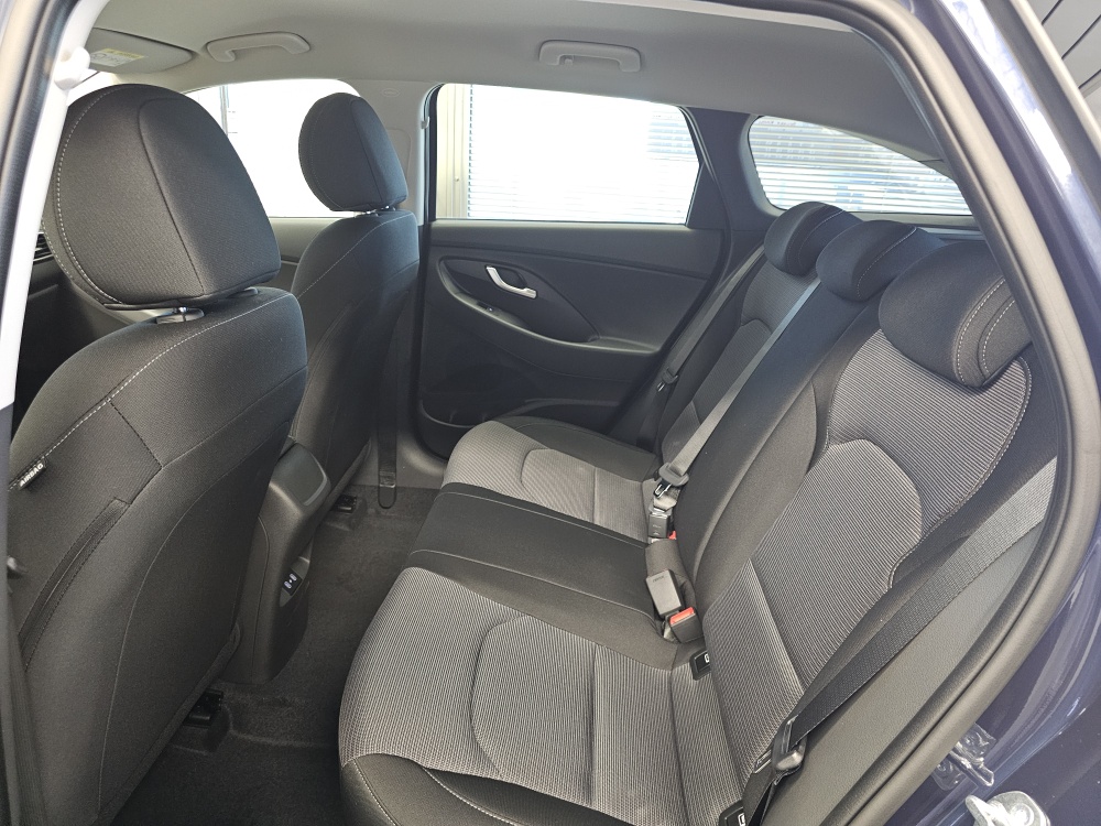 Hyundai i30 Kombi  bei Hoffmann Automobile in Wolfsburg kaufen und sofort mitnehmen - Bild 4