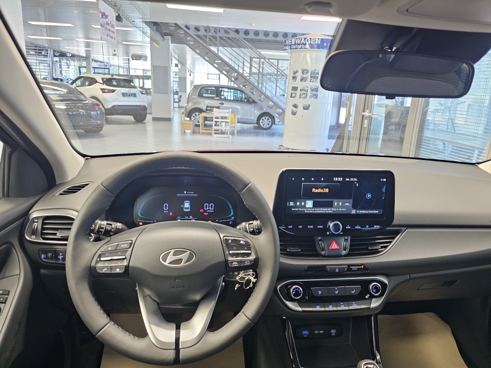 Hyundai i30 Kombi  bei Hoffmann Automobile in Wolfsburg kaufen und sofort mitnehmen - Bild 15