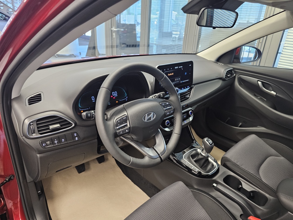 Hyundai i30 Kombi  bei Hoffmann Automobile in Wolfsburg kaufen und sofort mitnehmen - Bild 16
