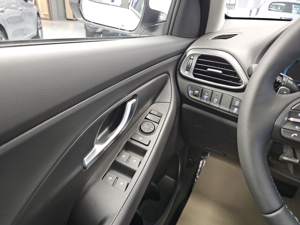 Hyundai i30 Kombi  bei Hoffmann Automobile in Wolfsburg kaufen und sofort mitnehmen - Bild 14