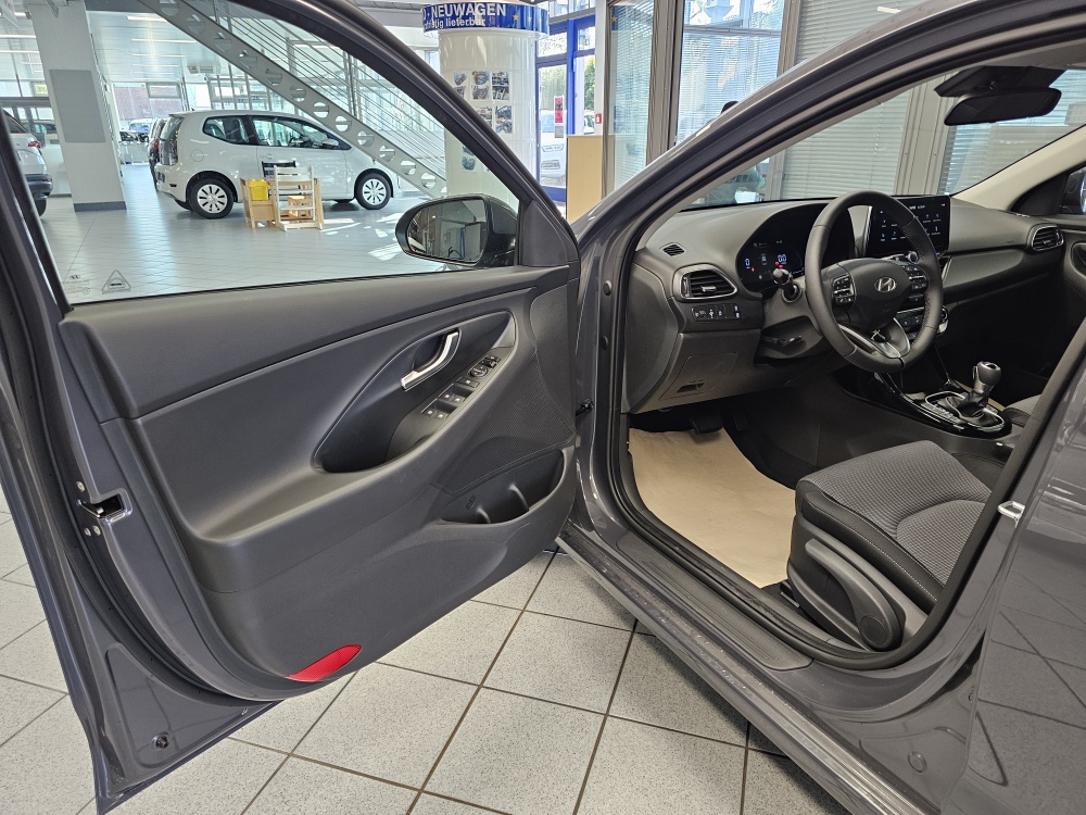 Hyundai i30 Kombi  bei Hoffmann Automobile in Wolfsburg kaufen und sofort mitnehmen - Bild 27