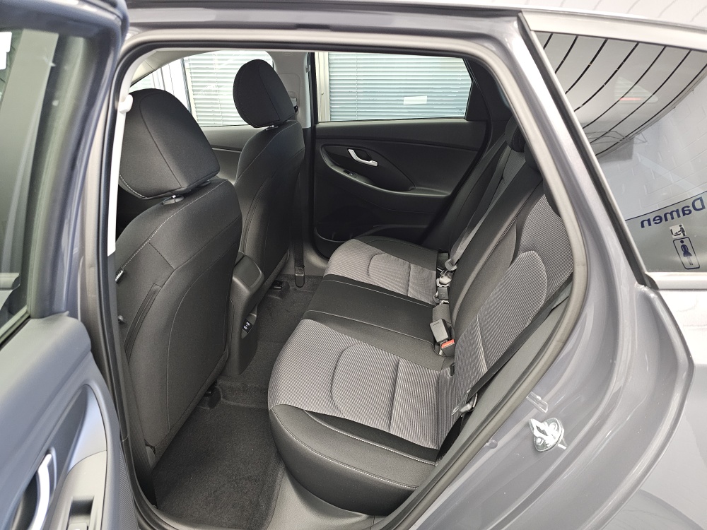 Hyundai i30 Kombi  bei Hoffmann Automobile in Wolfsburg kaufen und sofort mitnehmen - Bild 4