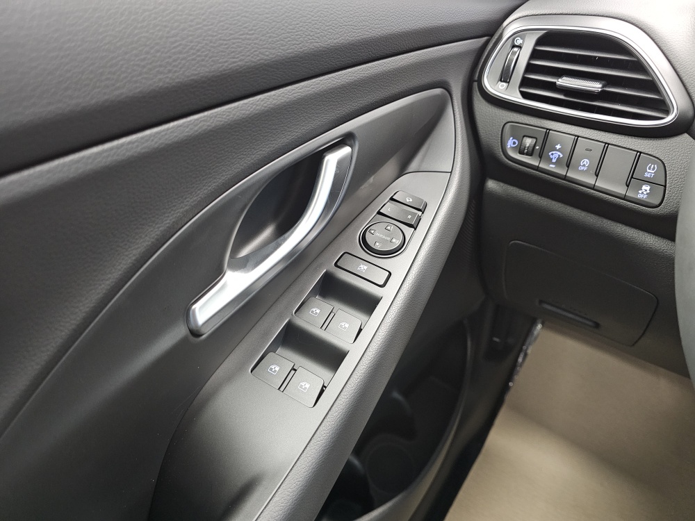 Hyundai i30 Kombi  bei Hoffmann Automobile in Wolfsburg kaufen und sofort mitnehmen - Bild 14