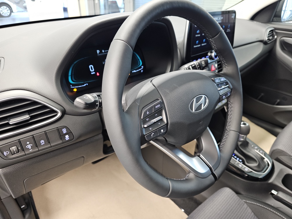 Hyundai i30 Kombi  bei Hoffmann Automobile in Wolfsburg kaufen und sofort mitnehmen - Bild 16