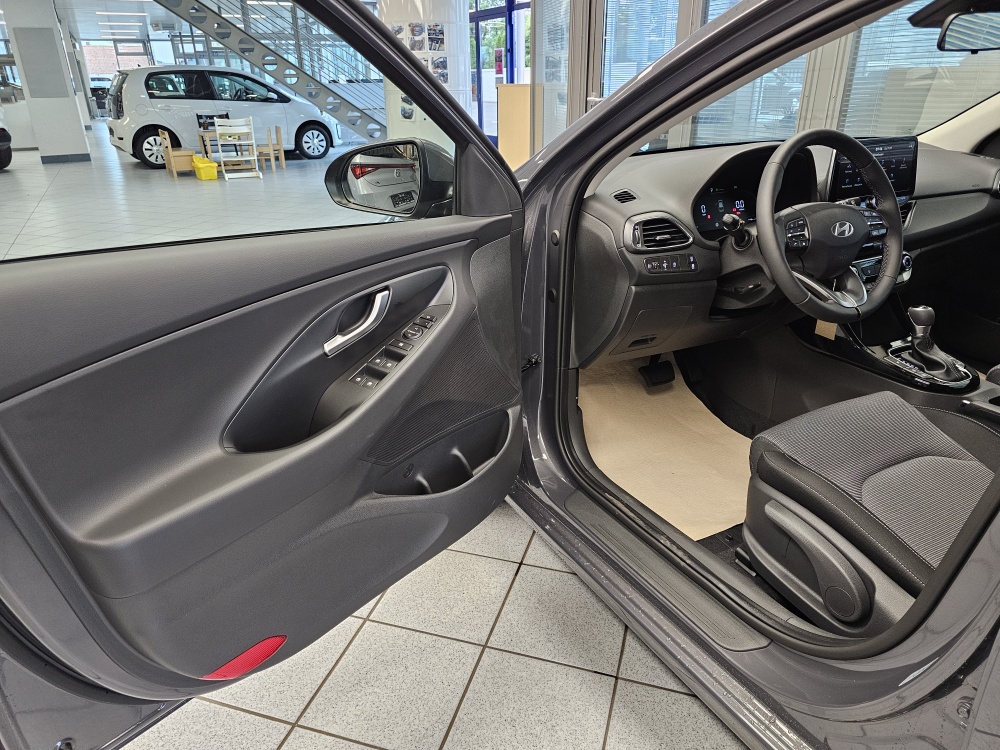 Hyundai i30 Kombi  bei Hoffmann Automobile in Wolfsburg kaufen und sofort mitnehmen - Bild 18