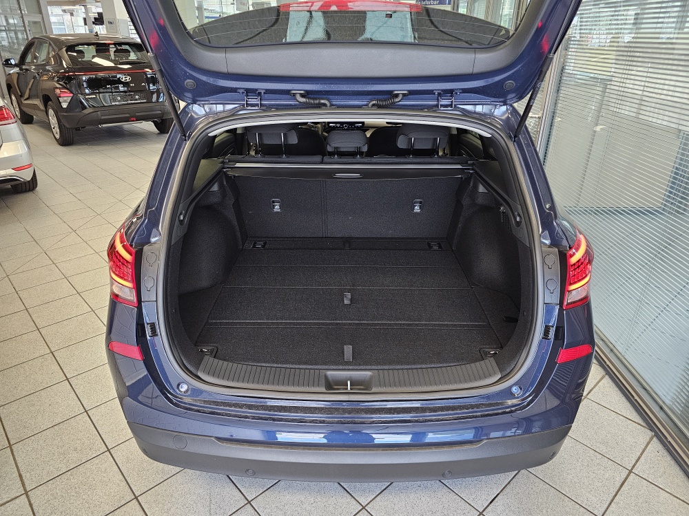 Hyundai i30 Kombi  bei Hoffmann Automobile in Wolfsburg kaufen und sofort mitnehmen - Bild 3