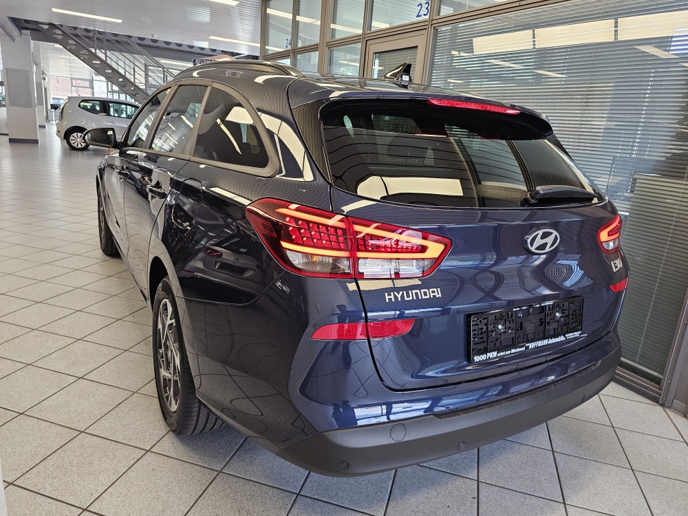 Hyundai i30 Kombi  bei Hoffmann Automobile in Wolfsburg kaufen und sofort mitnehmen - Bild 5