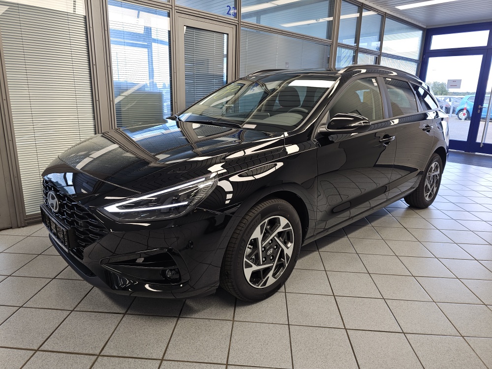 Hyundai i30 Kombi  für nur 24.870,- € bei Hoffmann Automobile in Wolfsburg kaufen und sofort mitnehmen