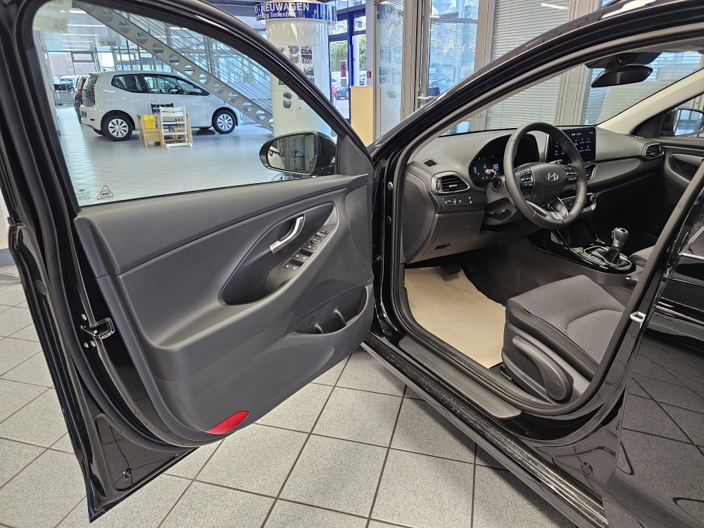 Hyundai i30 Kombi  bei Hoffmann Automobile in Wolfsburg kaufen und sofort mitnehmen - Bild 27