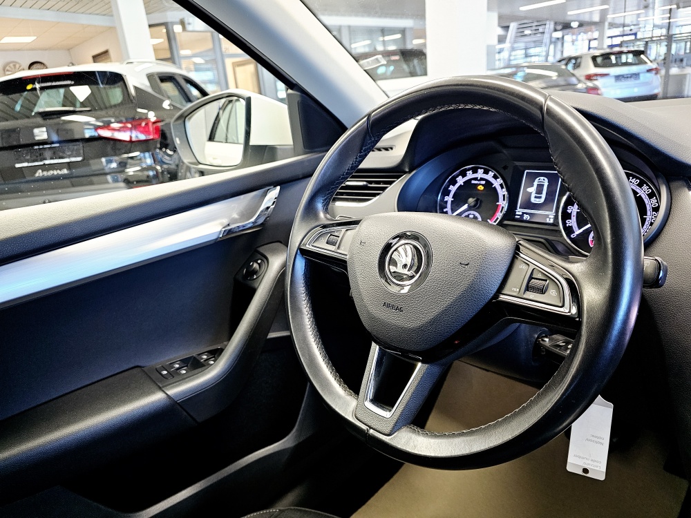 Skoda Octavia Combi  bei Hoffmann Automobile in Wolfsburg kaufen und sofort mitnehmen - Bild 11