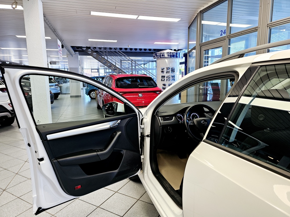 Skoda Octavia Combi  bei Hoffmann Automobile in Wolfsburg kaufen und sofort mitnehmen - Bild 16