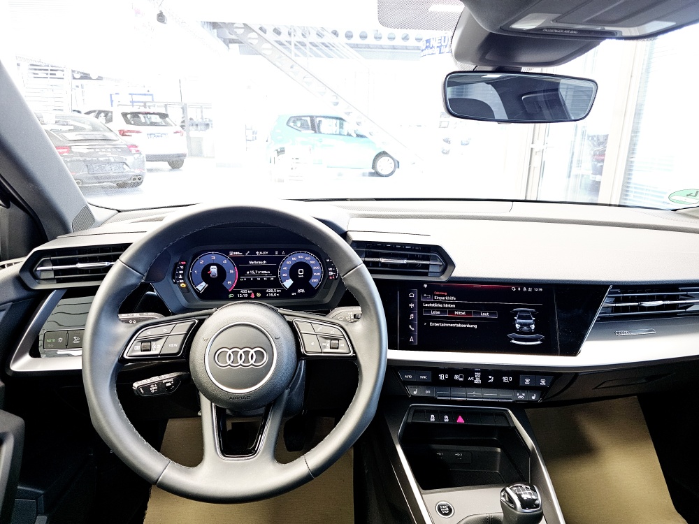 Audi A3 Sportback  bei Hoffmann Automobile in Wolfsburg kaufen und sofort mitnehmen - Bild 11