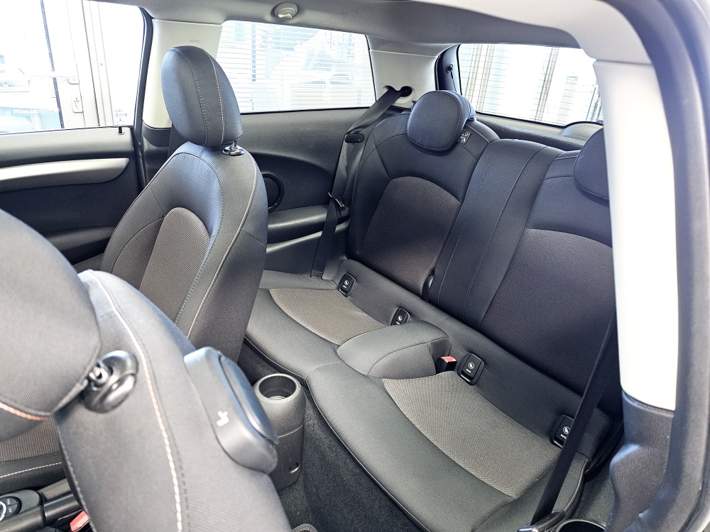 Mini One  bei Hoffmann Automobile in Wolfsburg kaufen und sofort mitnehmen - Bild 4